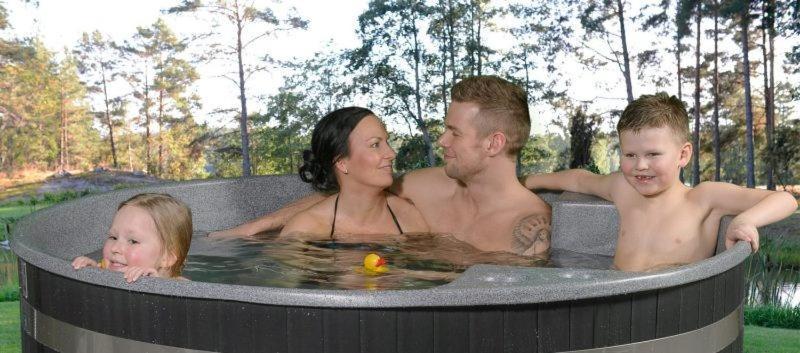 Wellness Huette Am Zwenkauer See Bei Leipzig Exterior foto
